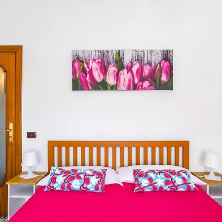 Apartman Casa Mariapia Al Vomero By Napoliapartments Nápoly